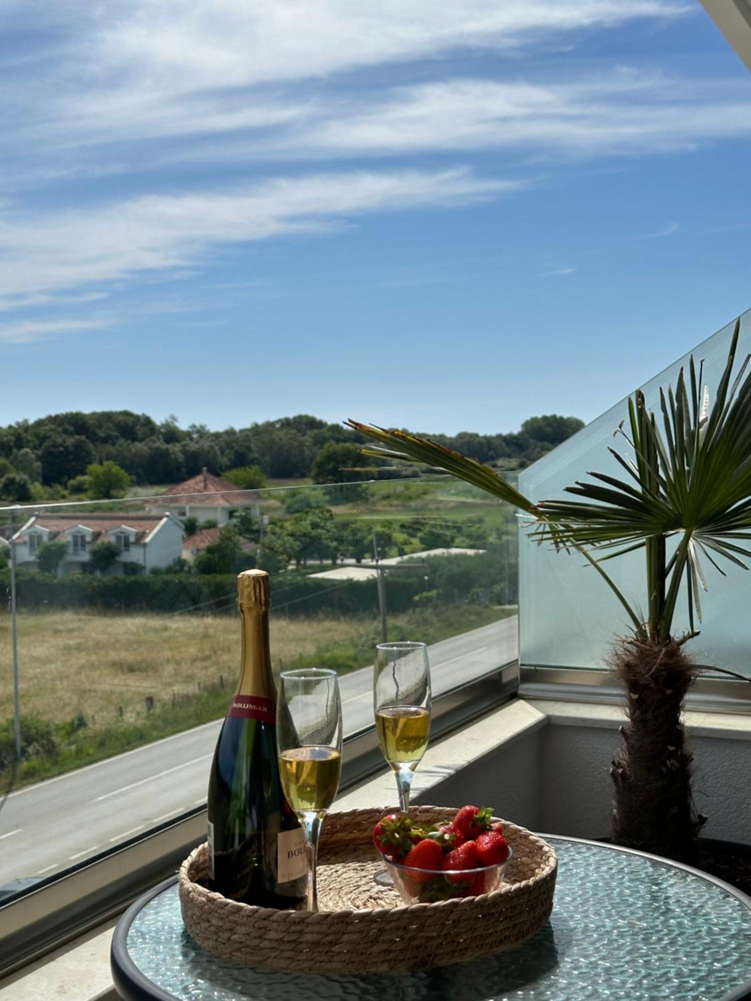 Heaven Lux Ulcinj Hotell Eksteriør bilde